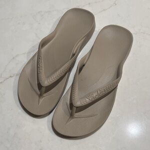 Archies supportive flip flops 41-41.5